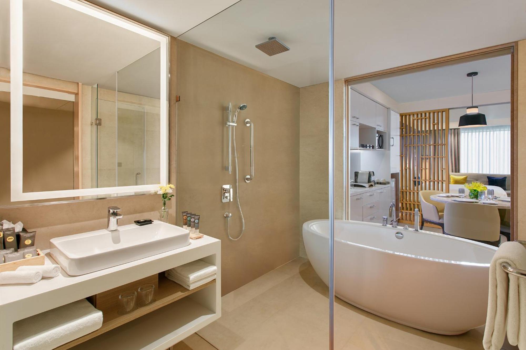 Premier Suite with Lounge Access - 20% Discount on Food & Beverage and Laundry