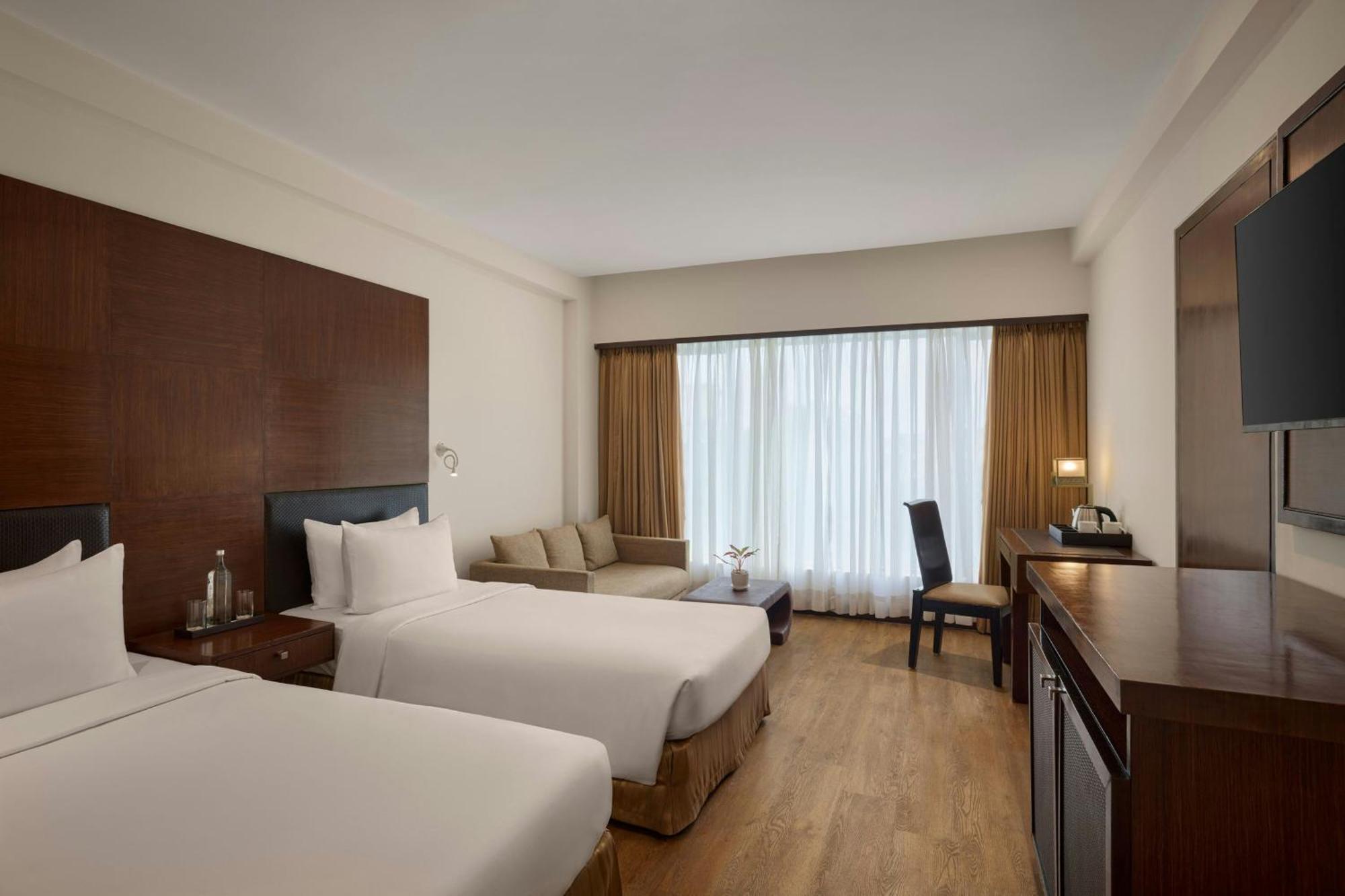 Winter Green Premium Twin Room Limited View